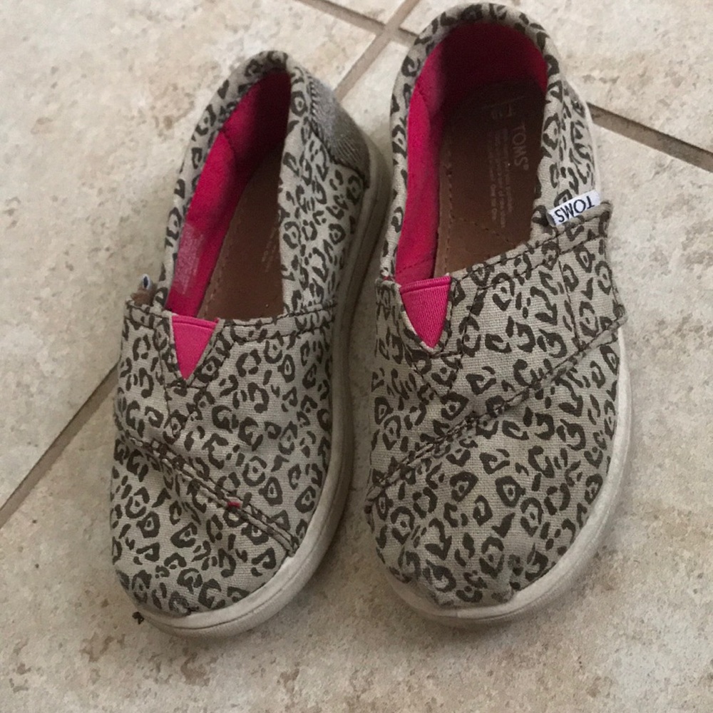 Kids Leopard Print TOMS/ size 10 (toddler)